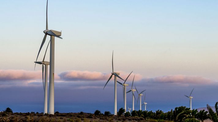 Viento fuerte en amplias zonas de la península, Baleares y Canarias