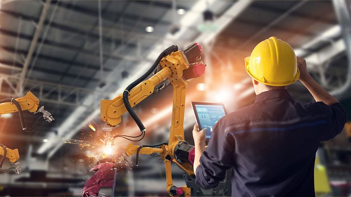 Telediario 1 - Cuatro de cada diez trabajadores no cobra por las horas extra