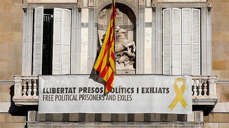 Torra acatará la recomendación del Defensor del Pueblo catalán pero no da la orden de retirar los lazos