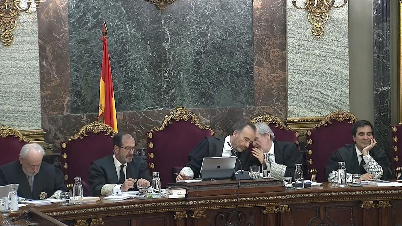 El Govern pidió 11.000 millones de financiación a China, según un guardia civil testigo