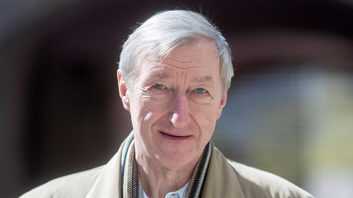 Telediario 1 - Julian Barnes: "La memoria claramente se degrada a través del tiempo"