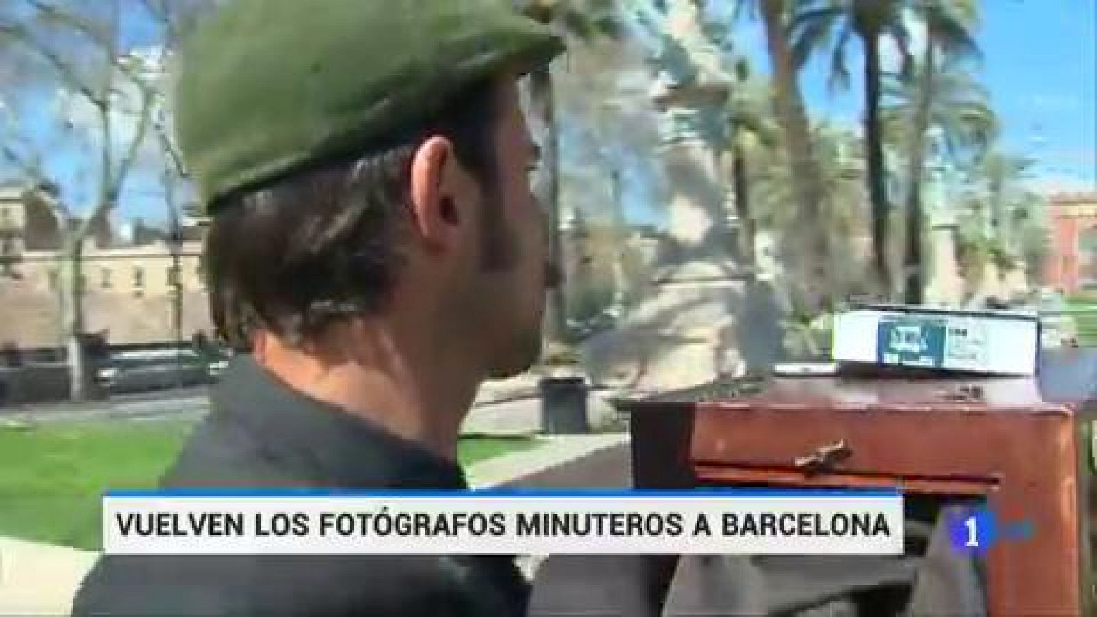 Telediario 1: Vuelven los fotógrafos minuteros a Barcelona | RTVE Play