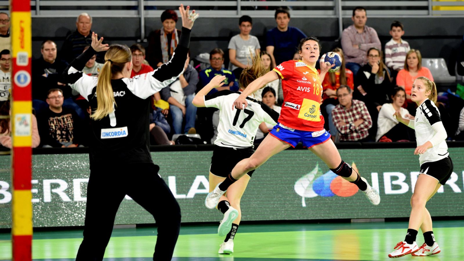 Balonmano | La defensa de las 'Guerreras' ahoga a Suiza - RTVE.es