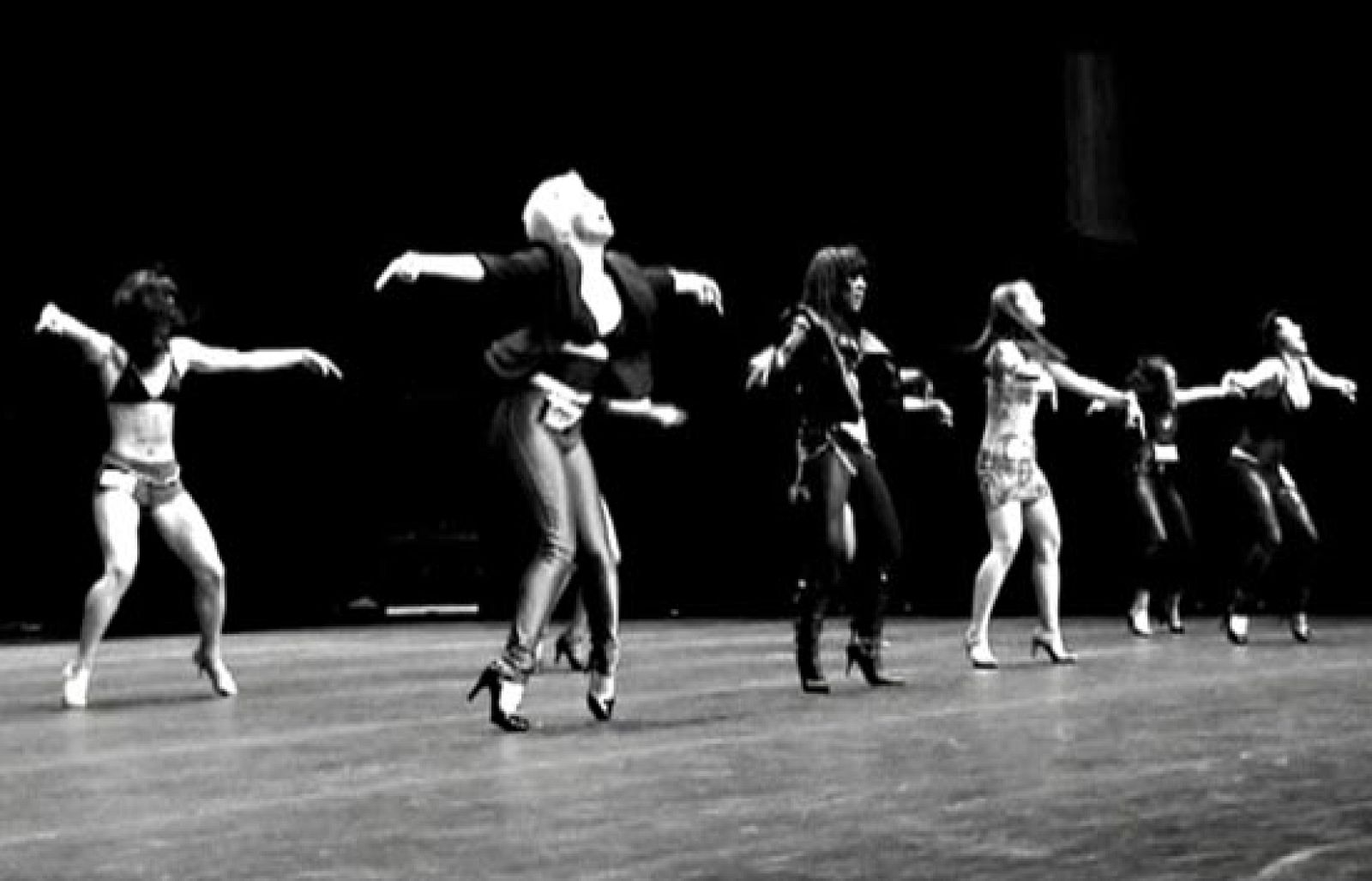 12 bailarines consiguen actuar con Michael Jackson