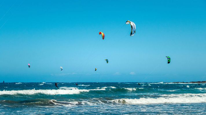 El tiempo - Viento fuerte en Canarias occidentales y en el Estrecho.