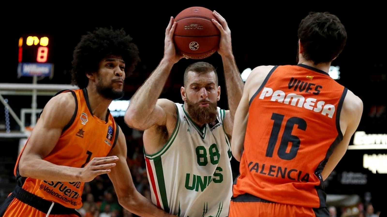 Baloncesto en RTVE: Eurocup Playoff Semifinal 2º: Unics Kazán - Valencia Basket  | RTVE Play