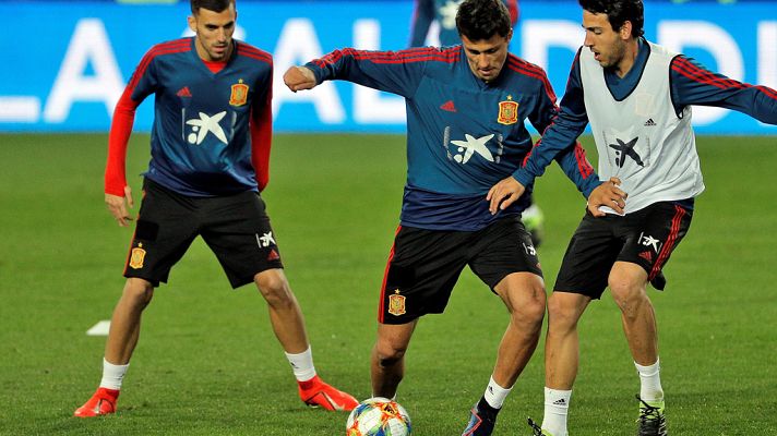 Telediario 1 - La Selección entrena en Mestalla con protagonismo valencianista