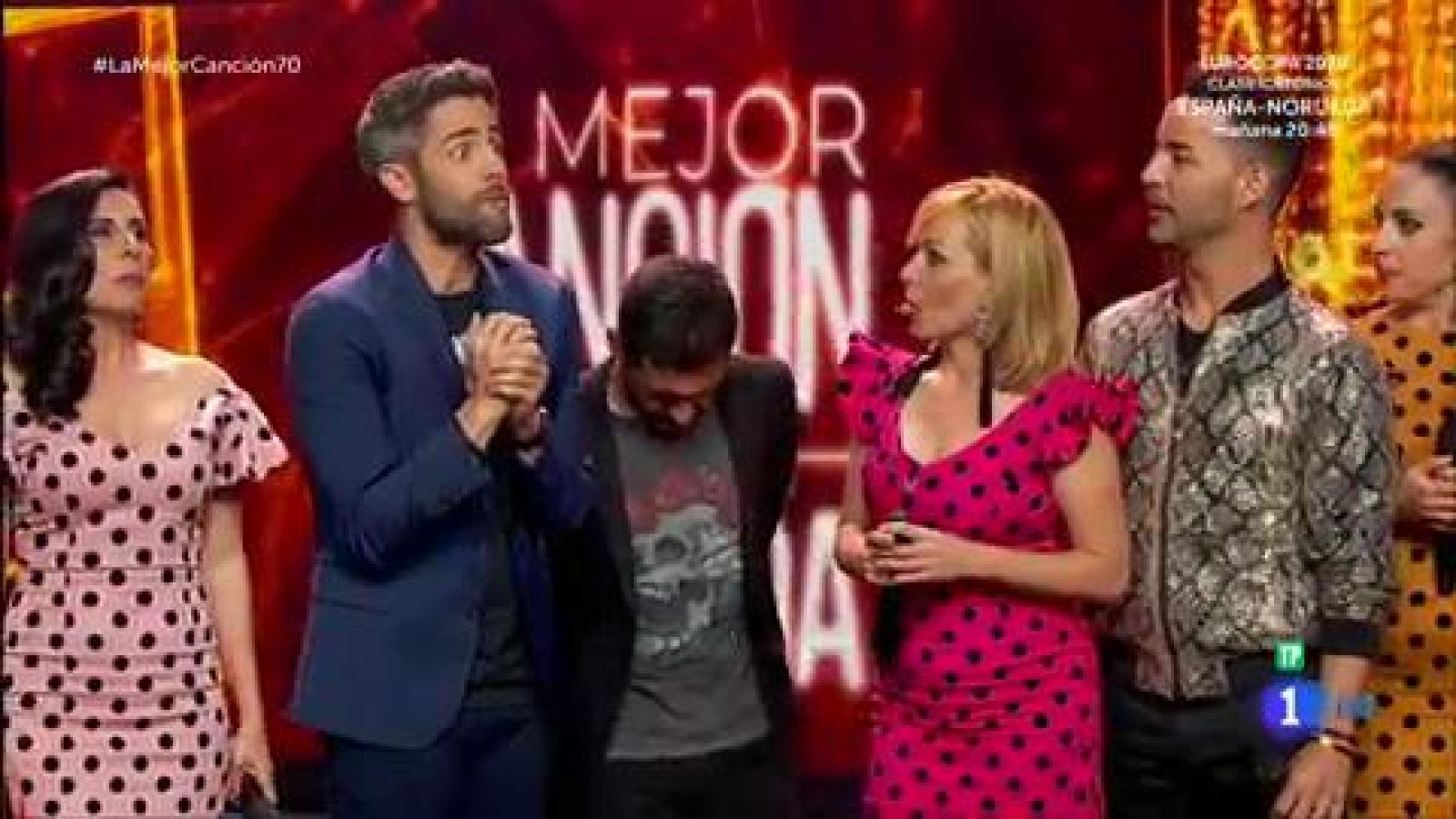 R.A.Y.A. canta 'Felices los 4'