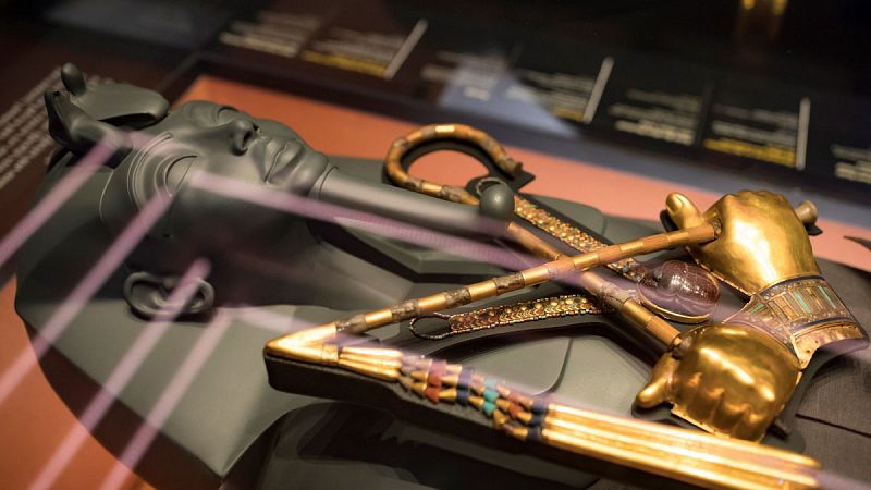 París exhibe por primera vez los tesoros de Tutankamon