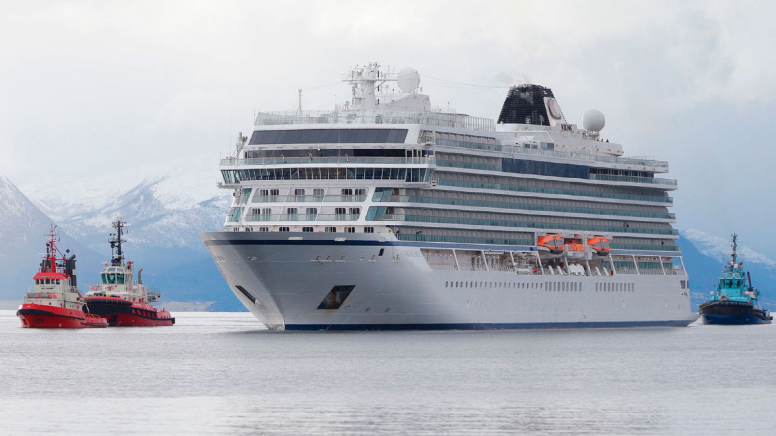 Complejo rescate de los pasajeros de un crucero en Noruega, que quedó a la deriva tras fallar los motores