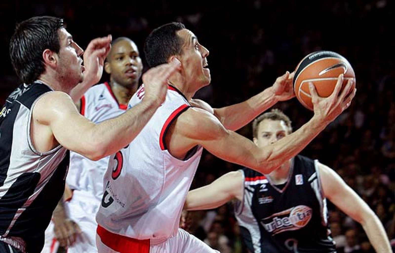 Tau Vitoria 76-97 Iurbentia Bilbao