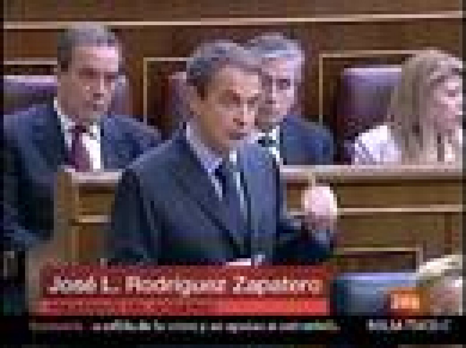  Zapatero y Rajoy debaten en la sesión de control del Congreso.