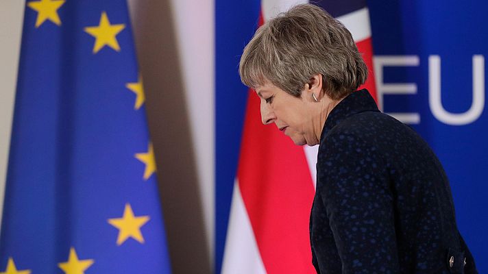 Telediario 1 - May se reúne con su gabinete para trazar la estrategia del 'Brexit'