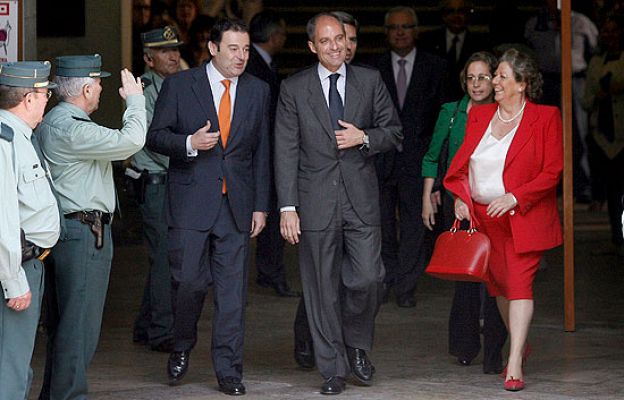  - Camps "satisfecho" tras declarar