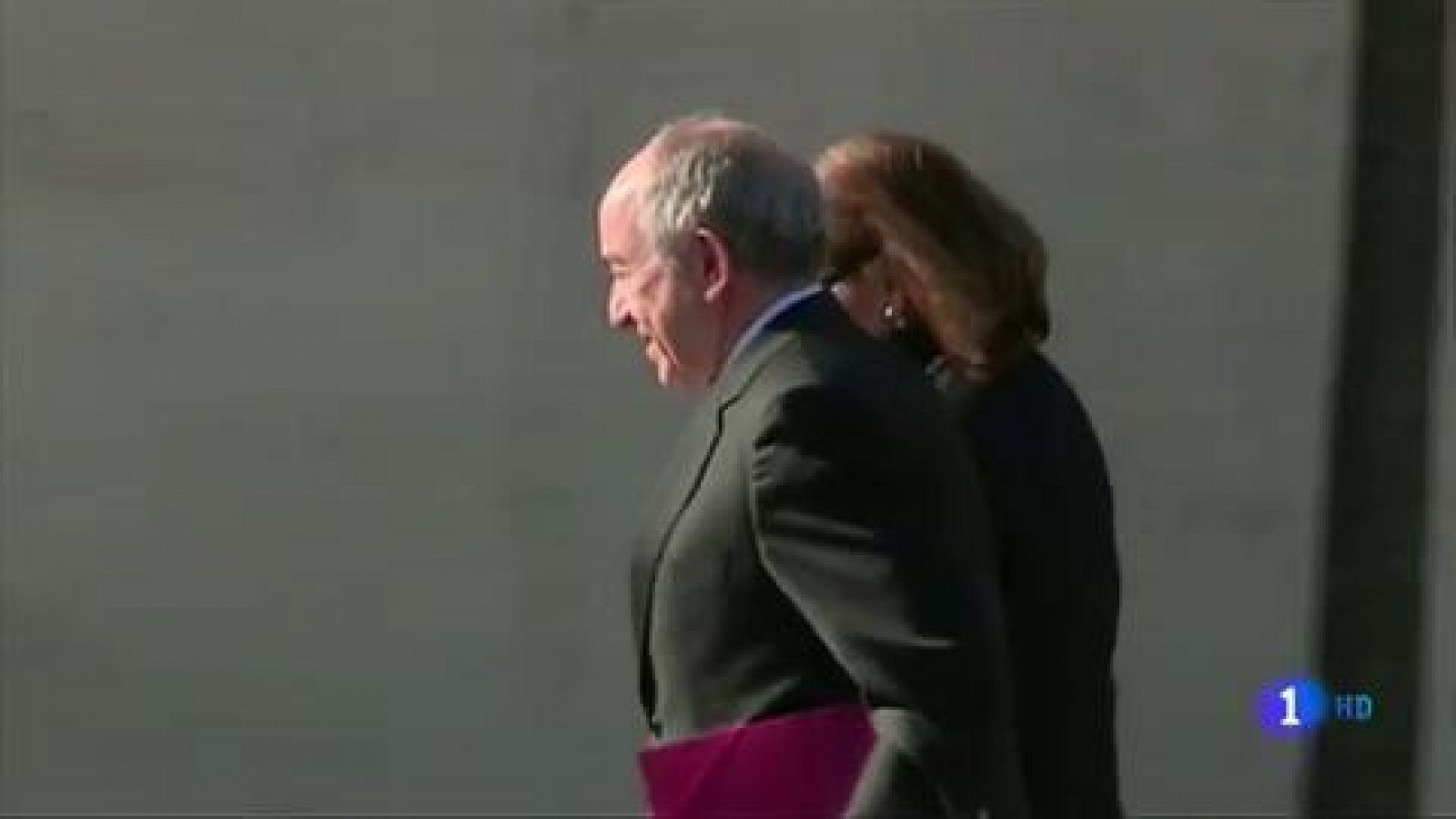 En el juicio de Bankia ha declarado este lunes el que fue gobernador del Banco de España, Miguel Ángel Fernández Ordóñez. Los principales acusados le responsabilizan tanto de la fusión de las cajas que dio lugar a Bankia como de la salida a Bolsa de