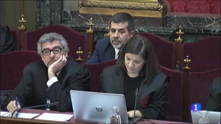 L'Informatiu - Segons un Guàrdia Civil Jordi Sànchez dirigia la massa el 20S