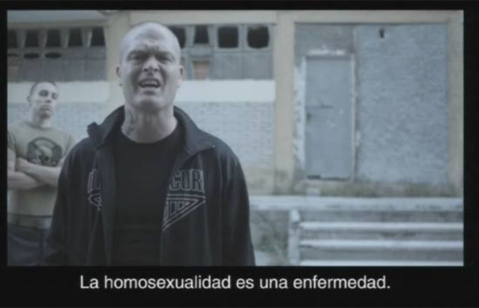 El PSOE pone mensajes de carácter xenófobo y homófobo en boca de actores caracterizados como un nazi, un sacerdote, una señora burguesa, un empresario, un ama de casa, un granjero y un camarero en su tercer vídeo electoral para las europeas del 7 de junio y avisa de que "el problema no es lo que piensan, es lo que van a votar".