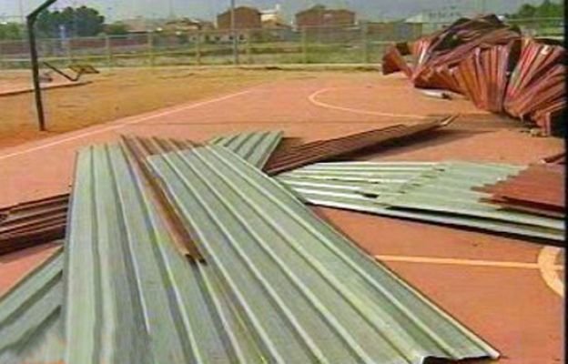 España Directo - Un tornado arranca el tejado