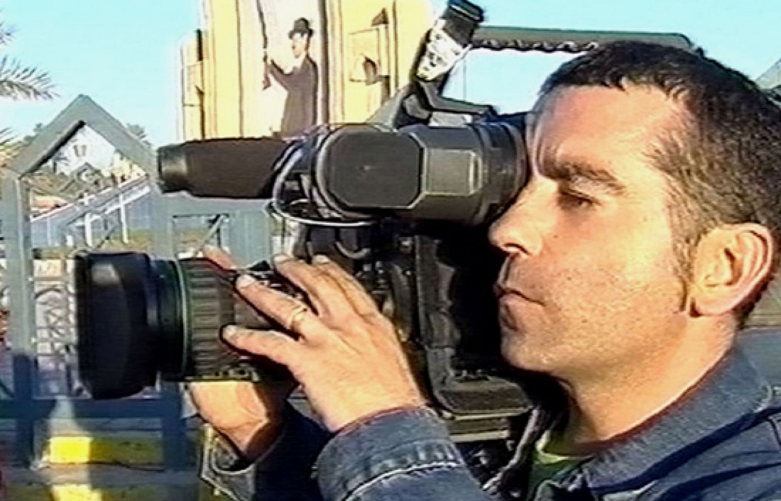 Por segunda vez, el juez Santiago Pedraz ha procesado a tres militares estadounidenses, acusados de la muerte del cámara de televisión José Couso. Según el magistrado, la explicación norteamericana es escasa y no vale para desmontar los indicios contra los militares. 