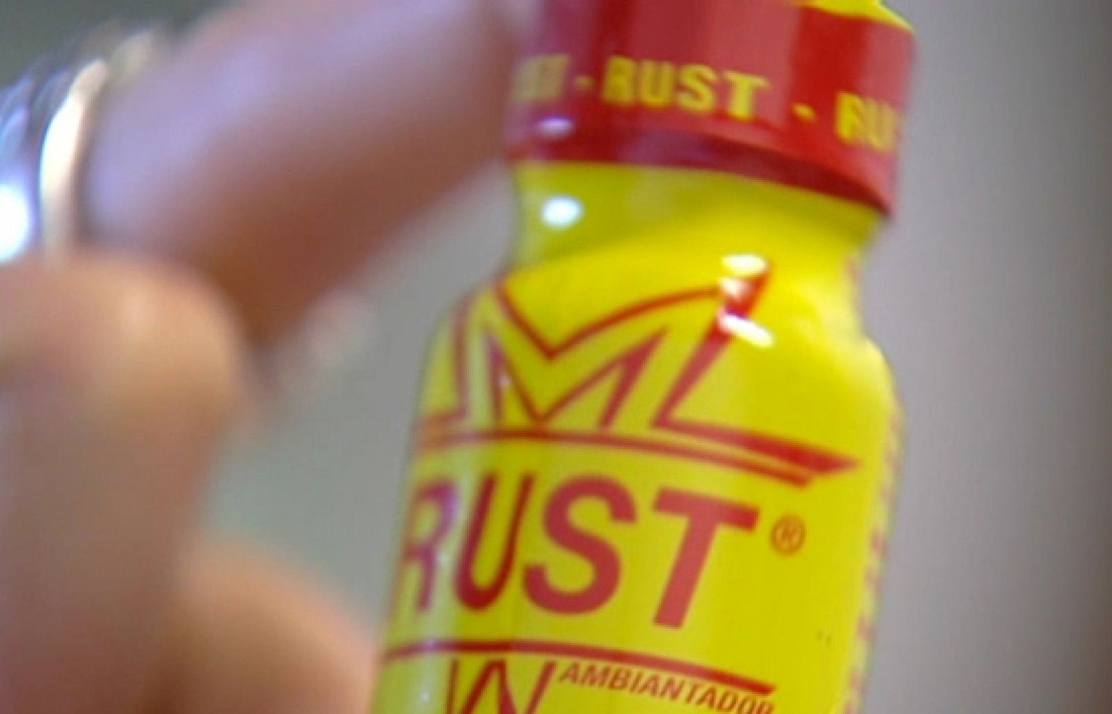 Reporteros del telediario - El 'popper', una mezcla de nitritos químicos, es una de las llamadas 'drogas de la noche' - Reporteros del Telediario | Ver