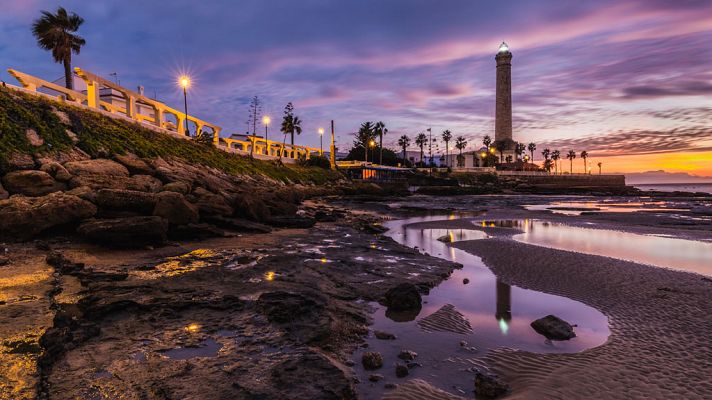 Levante muy fuerte en el Estrecho y fuerte en el litoral del mar de Alborán