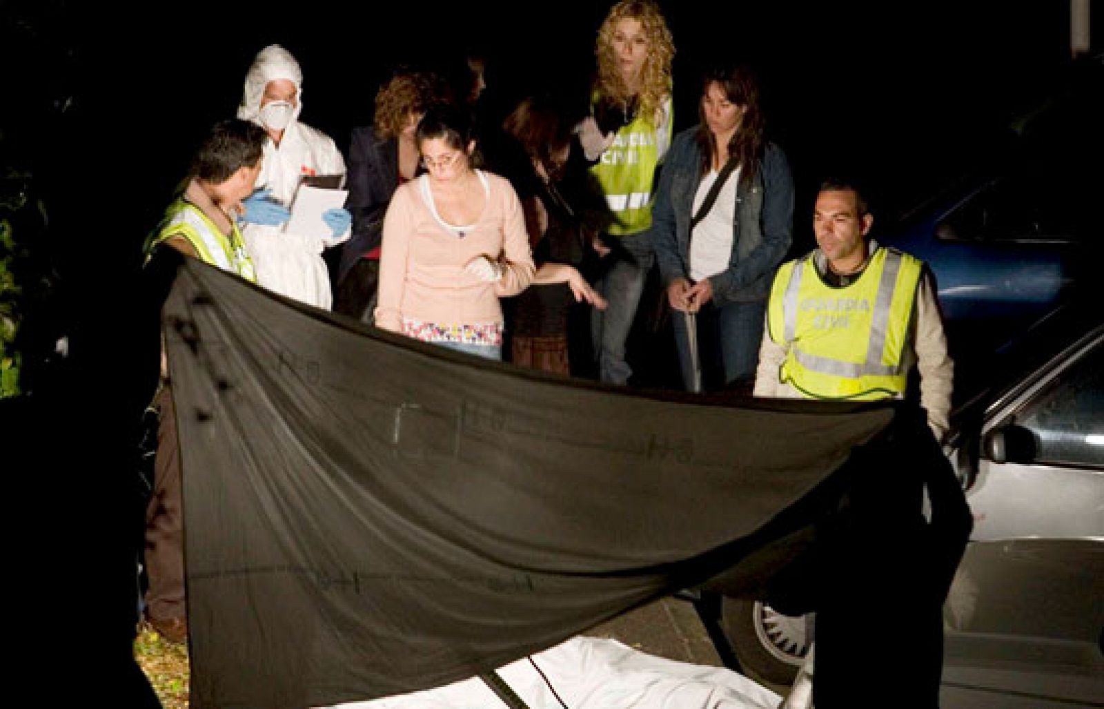 En menos de 24 horas han sido asesinadas dos mujeres por sus parejas o ex-parejas. Ha ocurrido en Tenerife y Almería. Uno de los agresores está detenido y  el otro se ha suicidado. En 2009 han muerto 16 mujeres por violencia machista.