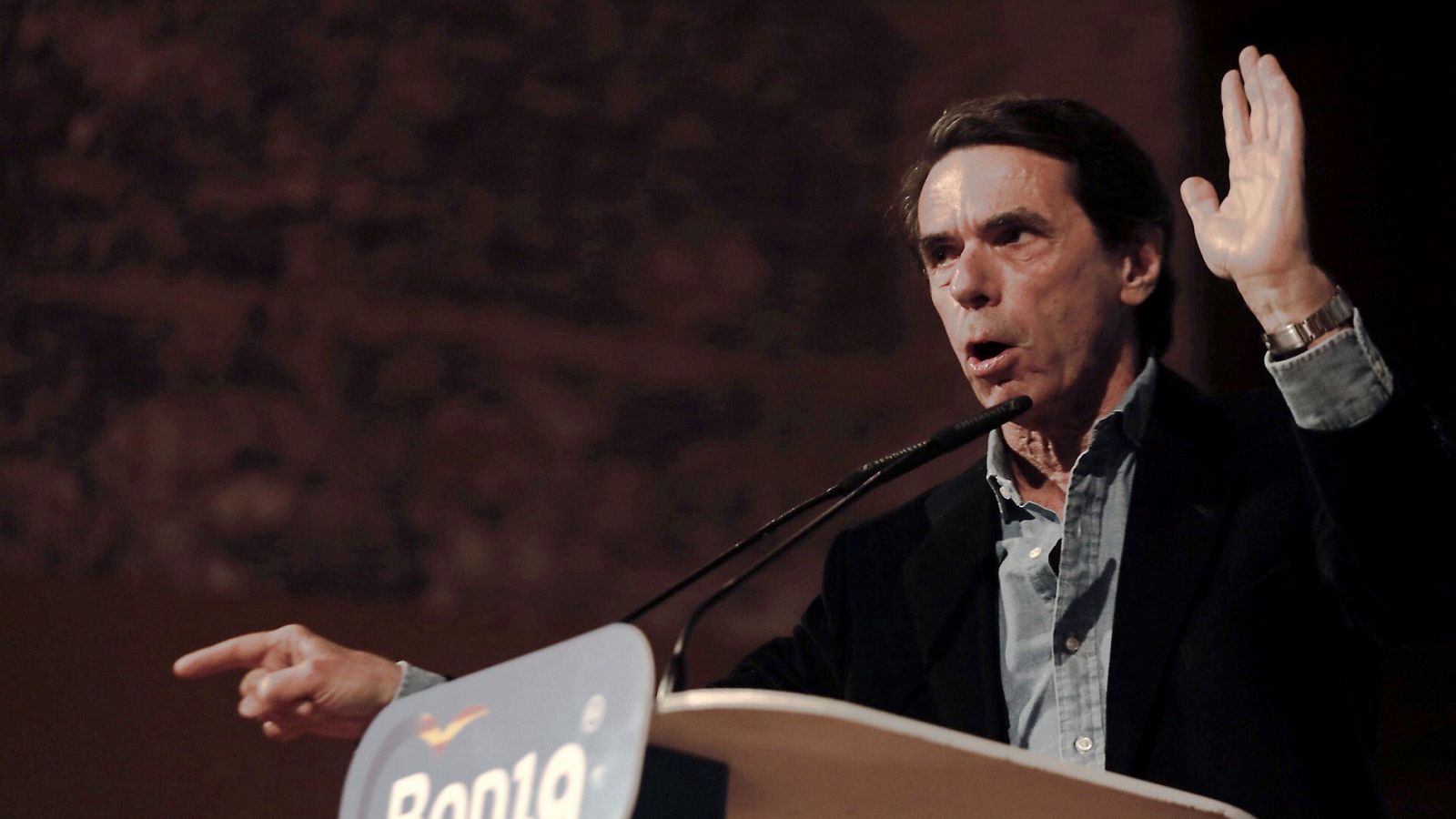 Aznar carga contra Vox: "A mí nadie me dice a la cara 'derechita cobarde'"