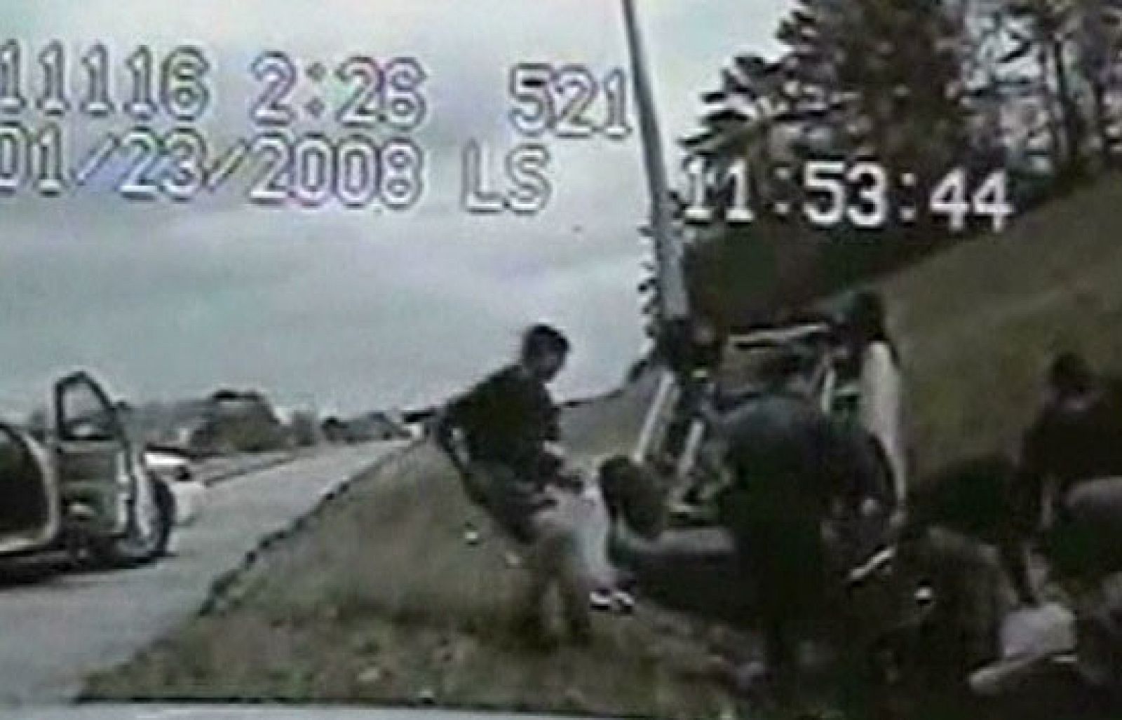El vídeo de una actuación policial en Alabama levanta polémica por la violencia que emplean los agentes | Ver