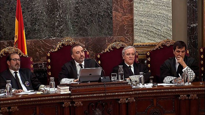 Telediario 1 - Mossos y guardias civiles relatan situaciones de asedio durante los días previos y posteriores al 1-O