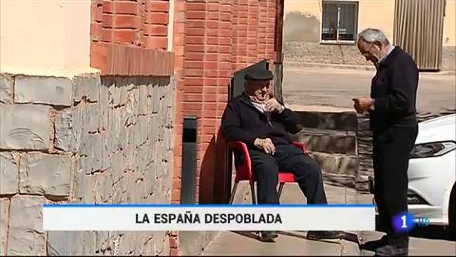 Telediario 1: El Gobierno presenta un plan de choque contra la despoblación rural en España | RTVE Play