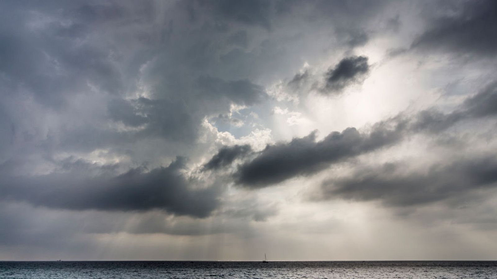 El tiempo: Chubascos que podrían ser localmente fuertes en las islas Canarias | RTVE Play