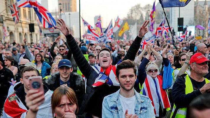 Miles de personas se manifiestan en Londres en defensa del 'Brexit' y contra la "traición" de Westminster