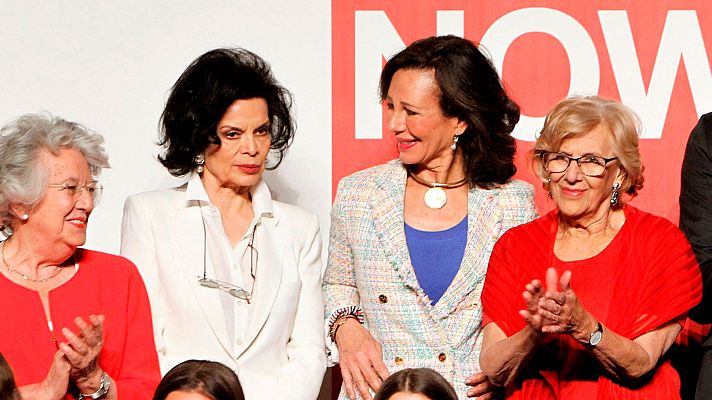 Telediario 1 - Bianca Jagger relata su "historia de una rebelde" en el Women Now Summit en Madrid