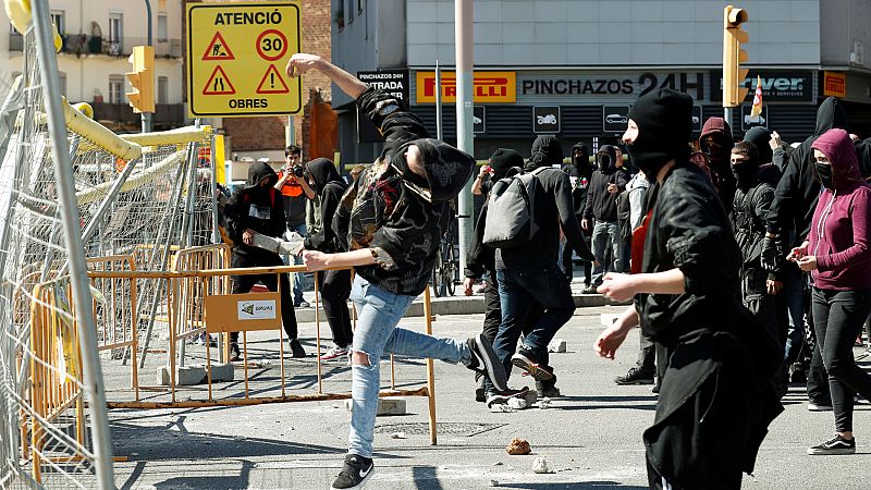 Protesta de los CDR contra el acto organizado por Vox en Barcelona