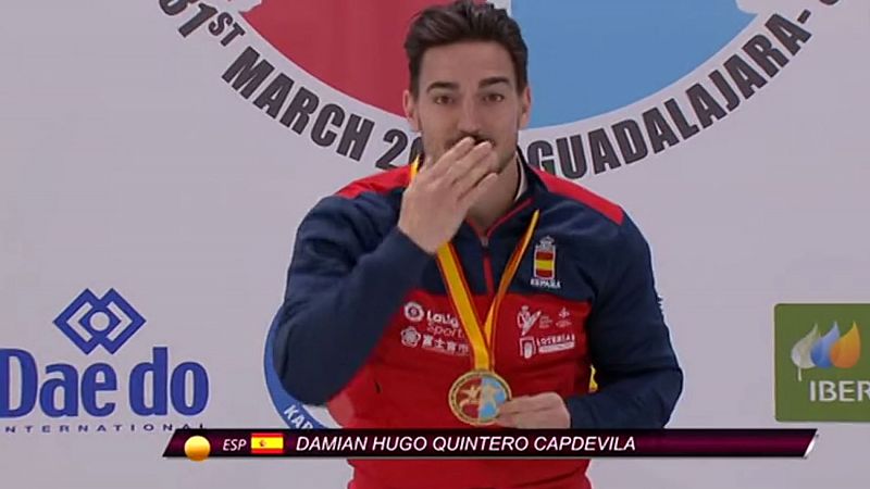 Entrega de la medalla de oro a Damián Quintero