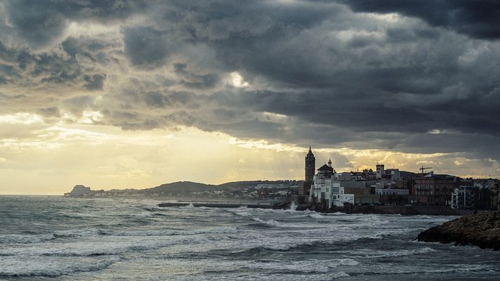 Lluvias fuertes y ocasionalmente tormentosas