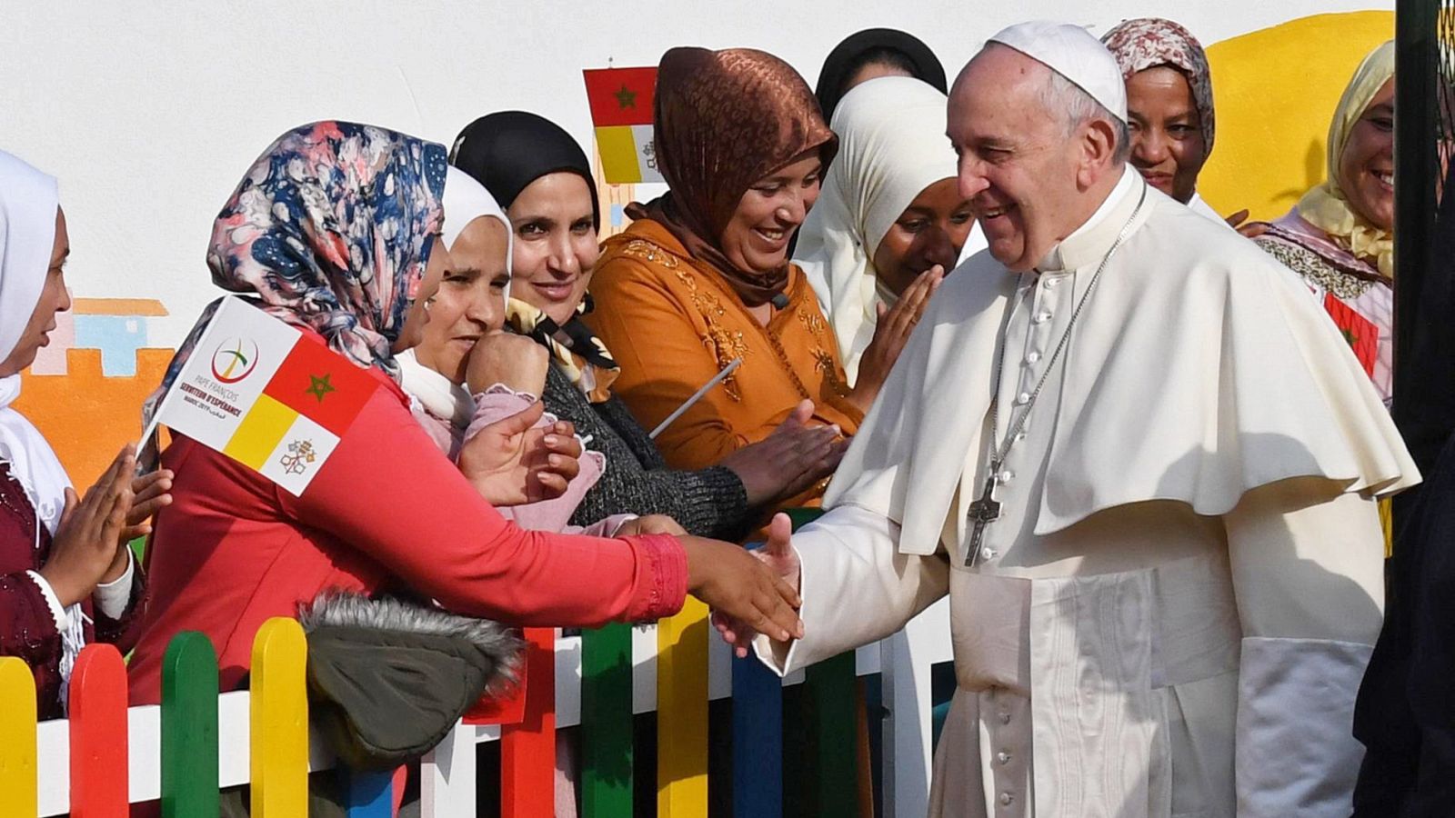 Telediario 1: El papa finaliza su visita a Marruecos con una misa en la que hace un llamamiento al diálogo con los musulmanes | RTVE Play