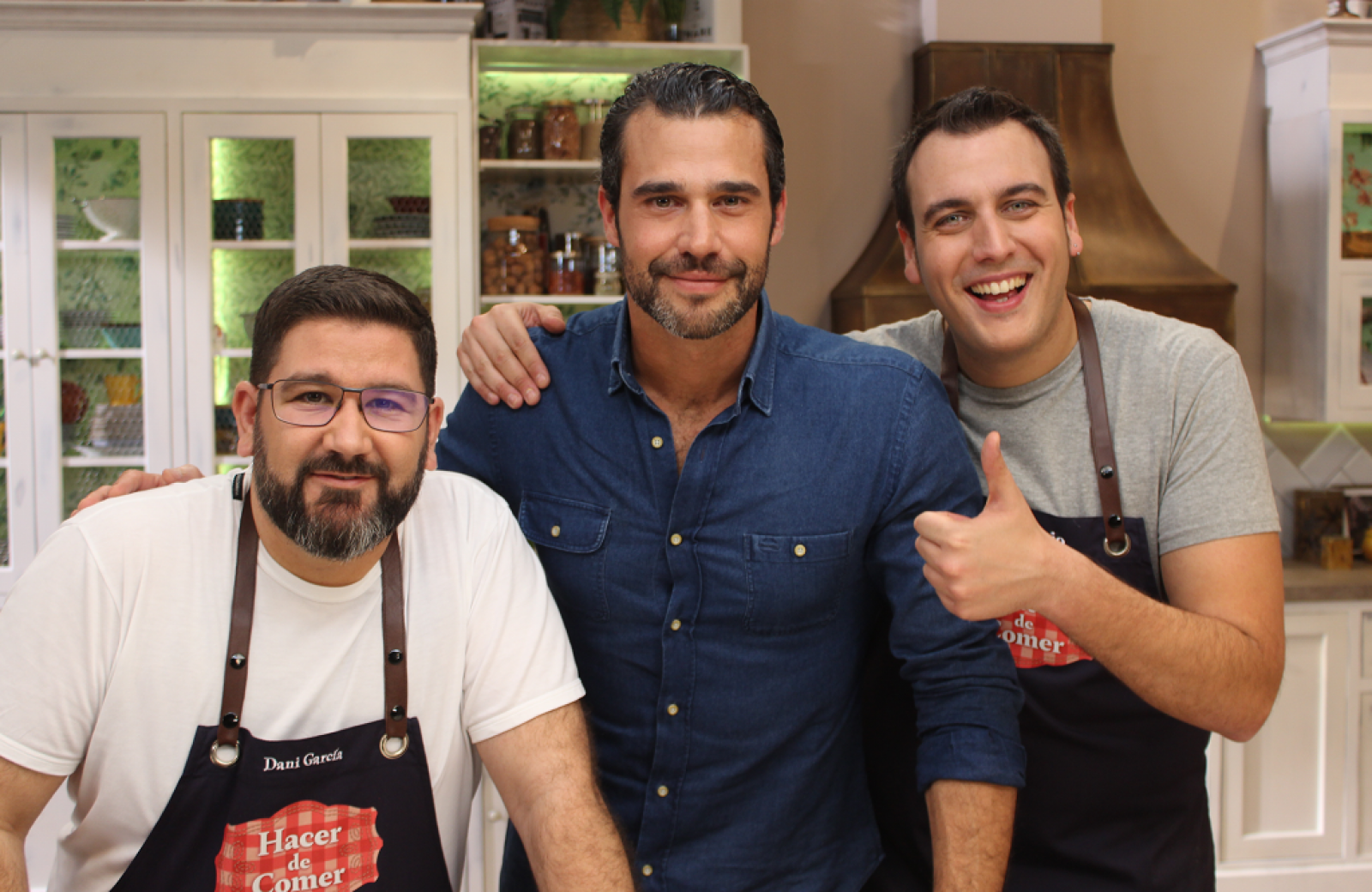 Fabio cocina junto a Dani García unos tallarines al pesto | Ver