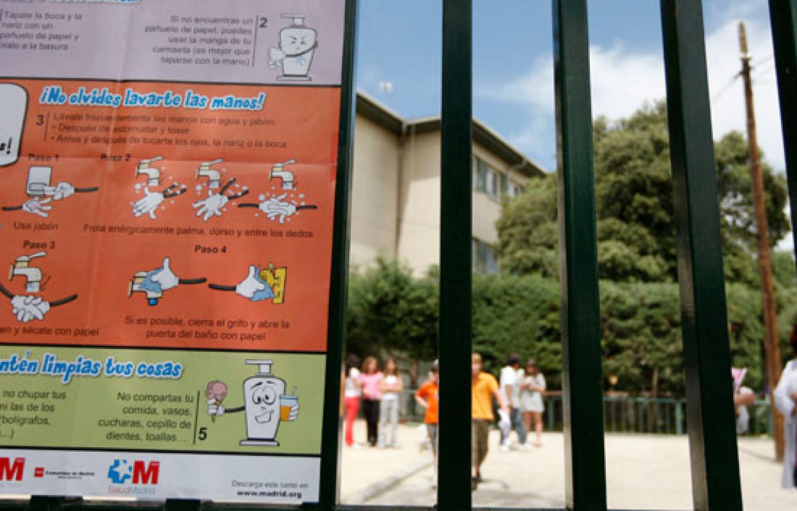 En el colegio Virgen de la Encina de Hoyo de Manzanares, Madrid, nadie se plantea suspender las clases.