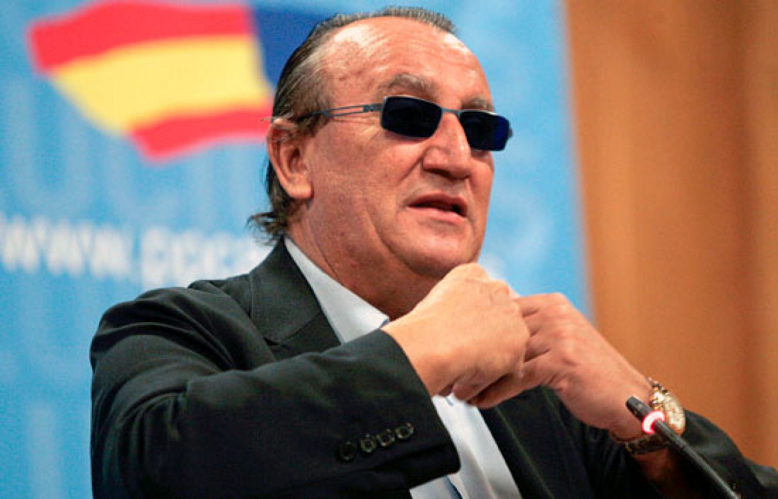 La Fiscalía anticorrupción pide 2 años de cárcel y una multa de 6 mil euros para el presidente de la Diputación de Castellón, Carlos Fabra.