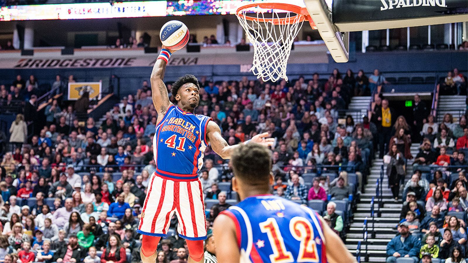 Los españoles amantes del baloncesto podrán disfrutar de las acrobacias y las piruetas de este peculiar equipo de baloncesto en los próximos días.