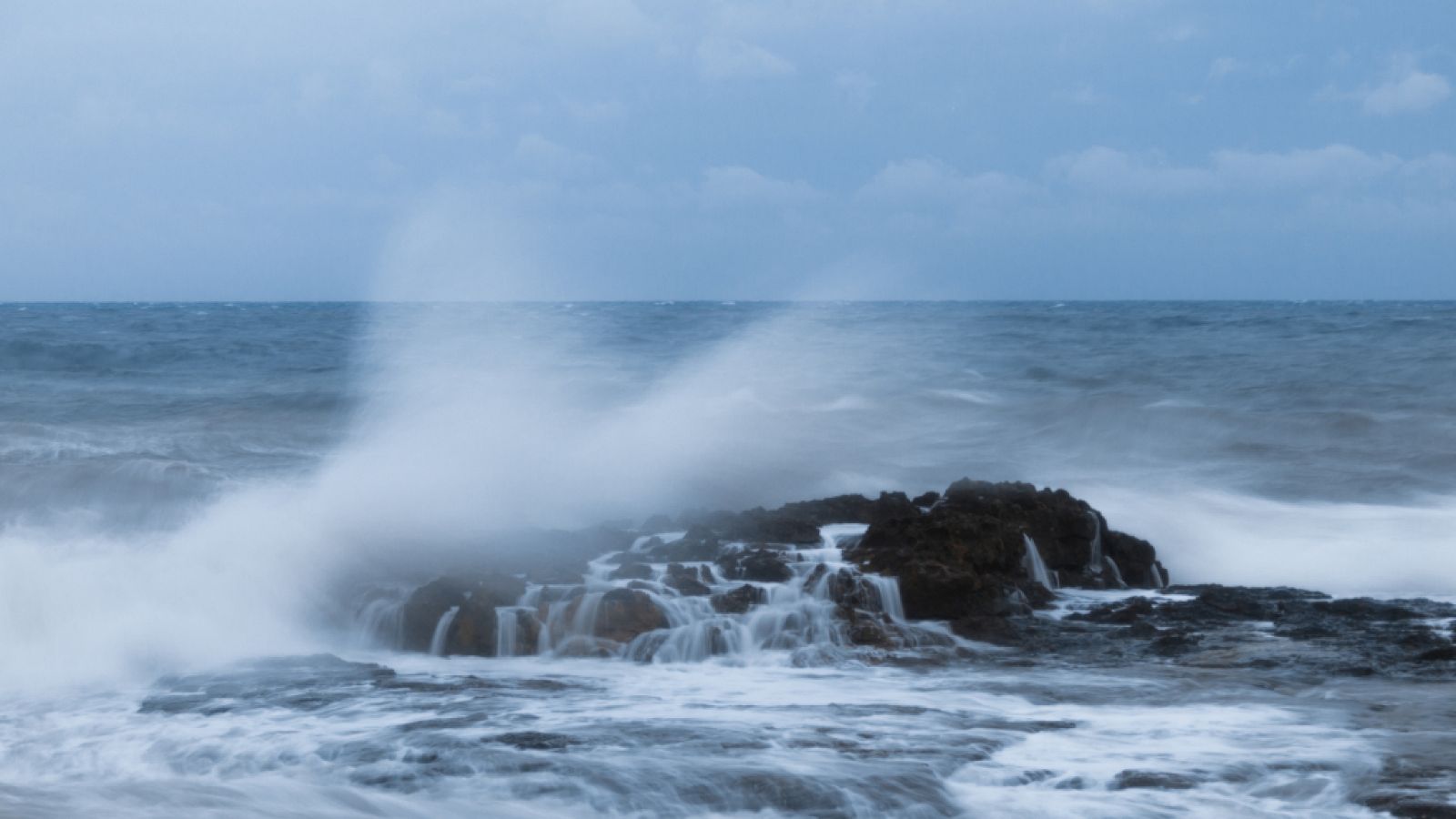 Chubascos localmente fuertes o persistentes el centro y norte de la Comunidad Valenciana - Ver ahora