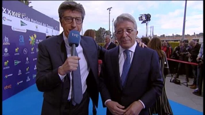 Fútbol - Cerezo, sobre Griezmann: "Se queda en el Atlético al mil por mil"