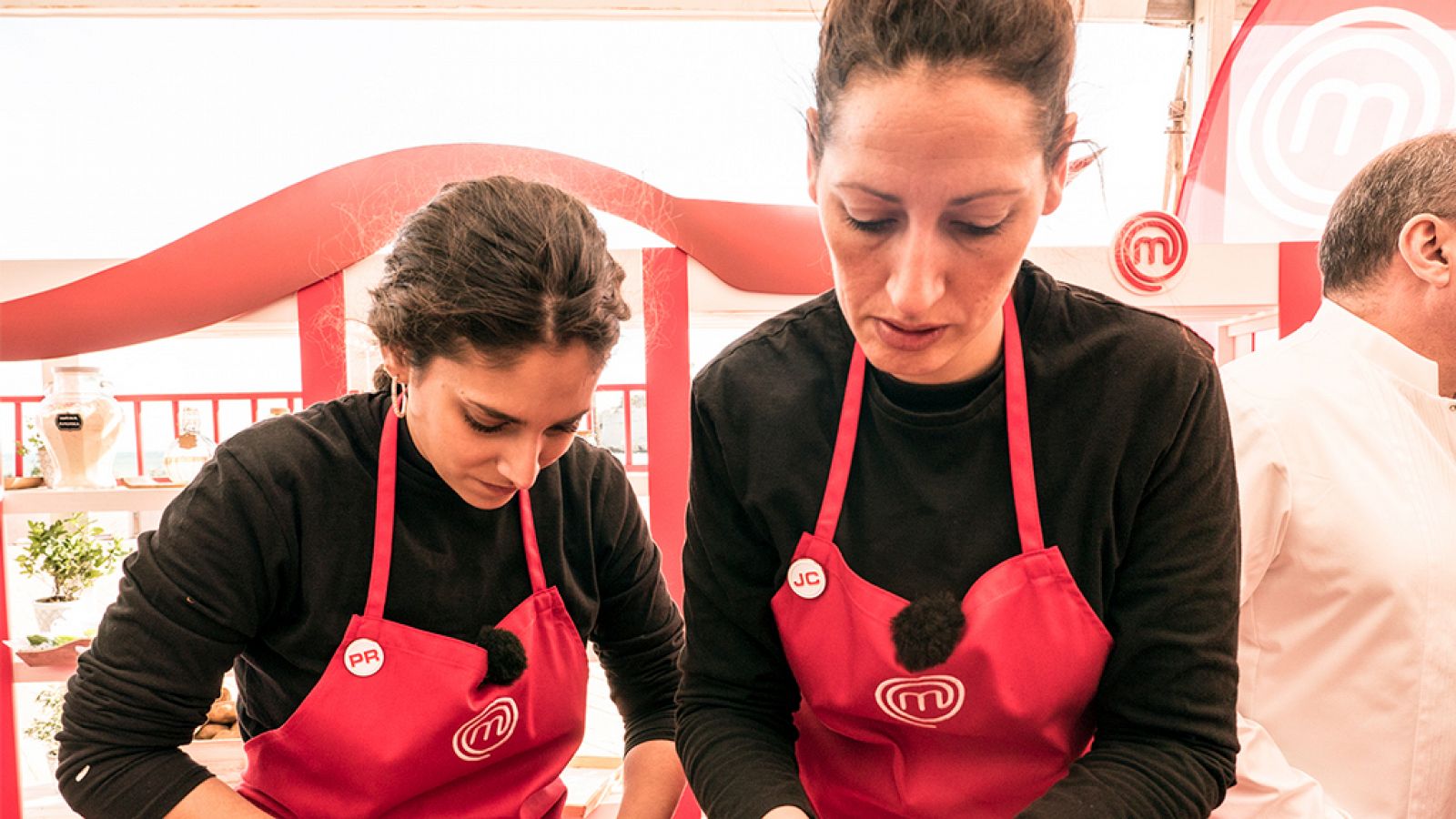 Masterchef 7: El equipo rojo deja sin comer a los comensales