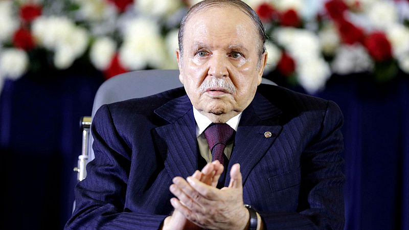 Buteflika dimite como presidente de Argelia tras 20 años en el poder