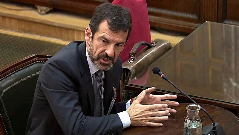 El comisario de los Mossos Ferrán López afirma que Puigdemont estaba dispuesto a declarar la independencia si había incidentes