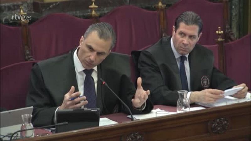 Un segundo comisario asegura que Puigdemont contempló declarar la independencia el 1-O si había "alguna desgracia"