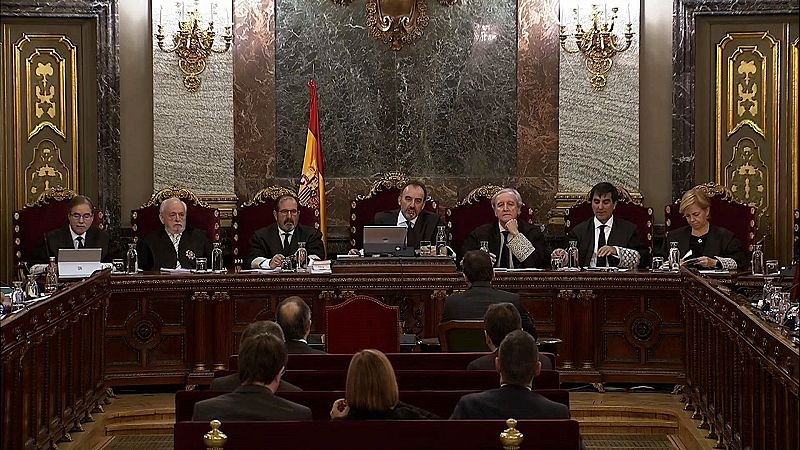 Un segundo comisario asegura que Puigdemont contempló declarar la independencia el 1-O si había "alguna desgracia"