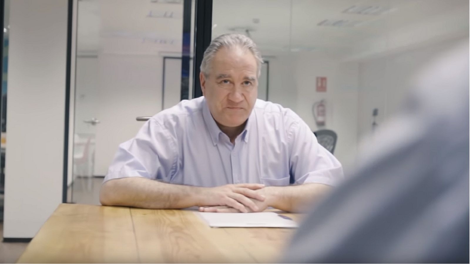 Esta es la historia de un hijo que ha decidido ayudar a su padre, de 59 años, a encontrar empleo con un vídeo que se ha hecho viral en las redes sociales. En España hay casi medio millón de parados de larga duración que tiene más de 50 años.