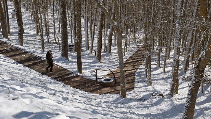 Telediario 1 - Vuelve el invierno a España con frío, lluvia y nieve